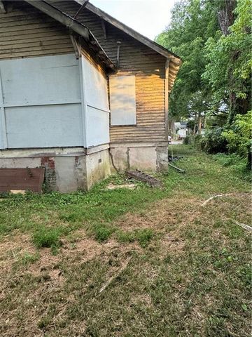 384 Hopkins Street SW, Atlanta, GA 30310