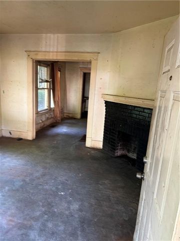 384 Hopkins Street SW, Atlanta, GA 30310