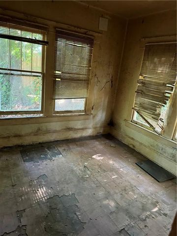 384 Hopkins Street SW, Atlanta, GA 30310
