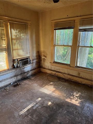 384 Hopkins Street SW, Atlanta, GA 30310
