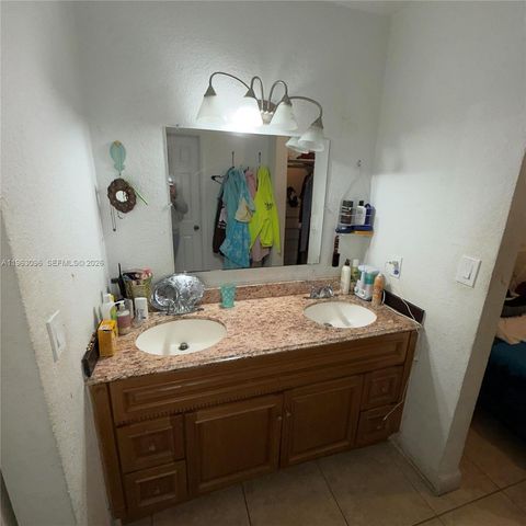 3050 NW 26th St, Miami, FL 33142