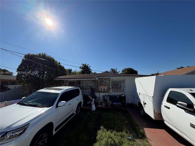 3050 NW 26th St, Miami, FL 33142