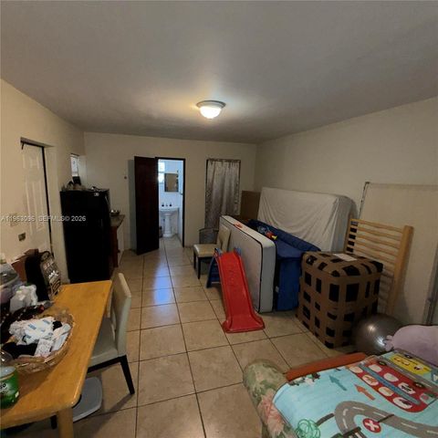 3050 NW 26th St, Miami, FL 33142