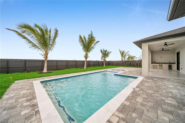 1049 Embers PKWY W, Cape Coral, FL 33993