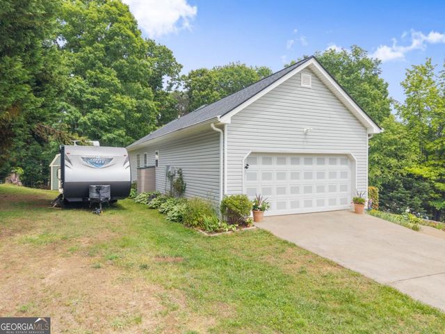 652 Shadow Mountain Lane, Cleveland, GA 30528
