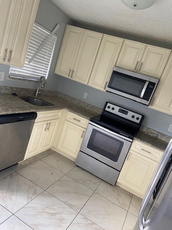 578 SW Sara Boulevard, Port St Lucie, FL 34953