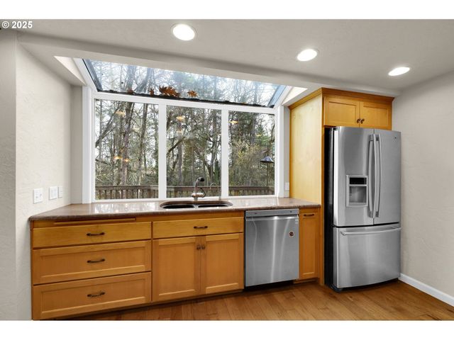 4103 BRAE BURN Dr, Eugene, OR 97405