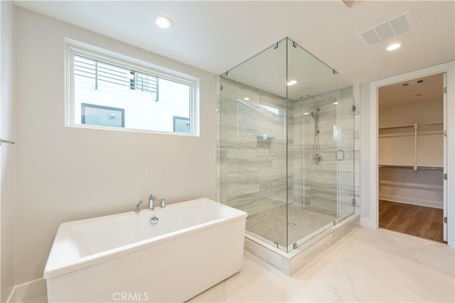 209 Mask, Irvine, CA 92618