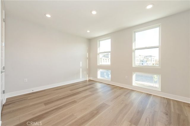 209 Mask, Irvine, CA 92618