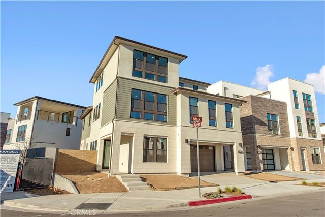 209 Mask, Irvine, CA 92618