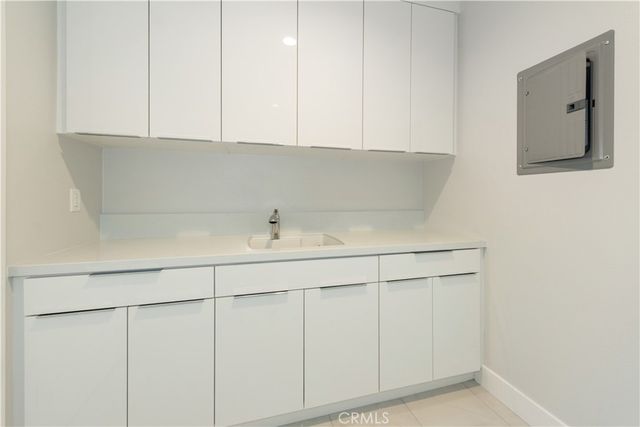 209 Mask, Irvine, CA 92618