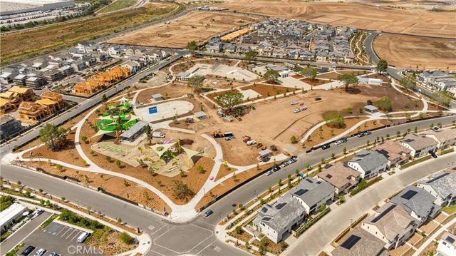 209 Mask, Irvine, CA 92618