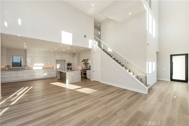 209 Mask, Irvine, CA 92618