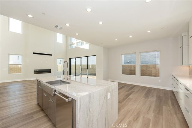 209 Mask, Irvine, CA 92618