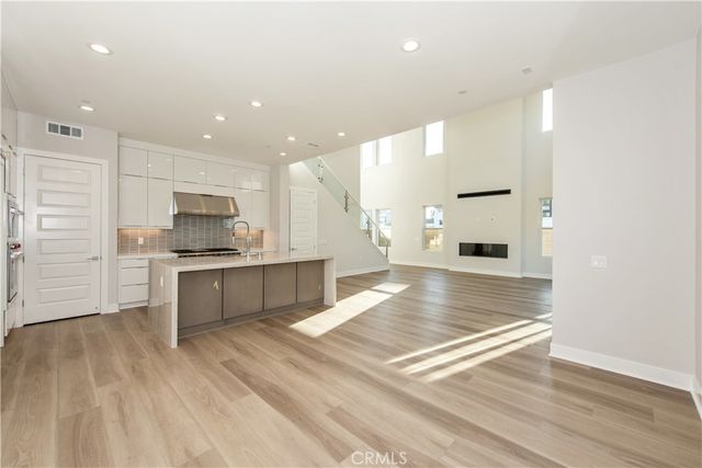 209 Mask, Irvine, CA 92618