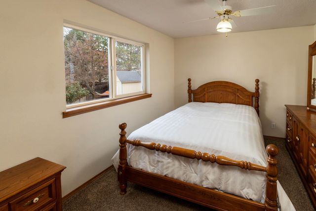 3023 NE Lansing Court, Bend, OR 97701