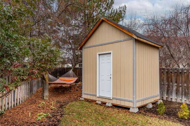 3023 NE Lansing Court, Bend, OR 97701