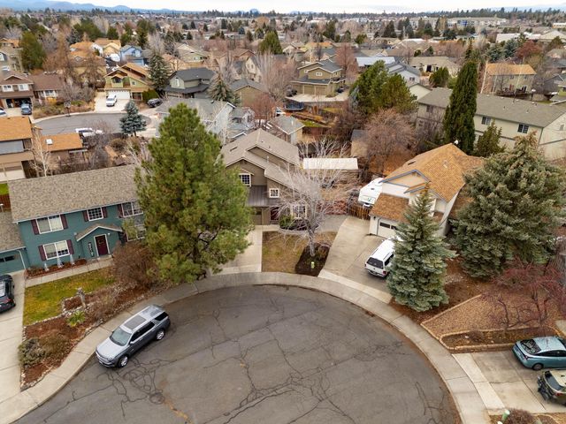 3023 NE Lansing Court, Bend, OR 97701