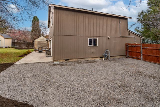 3023 NE Lansing Court, Bend, OR 97701