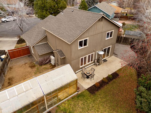 3023 NE Lansing Court, Bend, OR 97701
