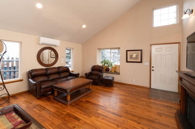 3023 NE Lansing Court, Bend, OR 97701