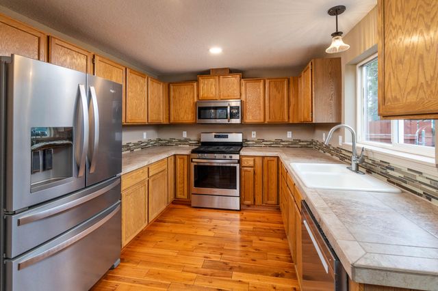 3023 NE Lansing Court, Bend, OR 97701