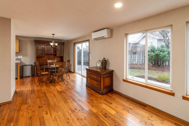 3023 NE Lansing Court, Bend, OR 97701