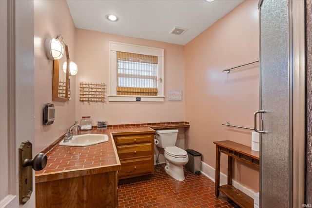 212 Marquette Avenue, South Bend, IN 46617