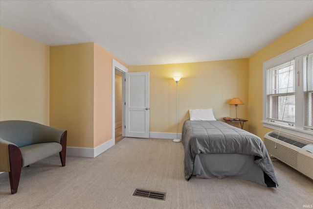 212 Marquette Avenue, South Bend, IN 46617