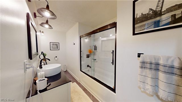 6061 Chapel Road, Madison, OH 44057