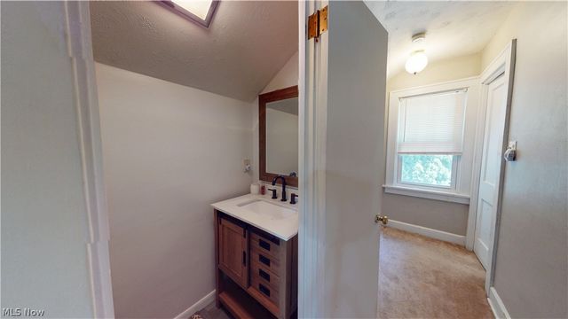 6061 Chapel Road, Madison, OH 44057
