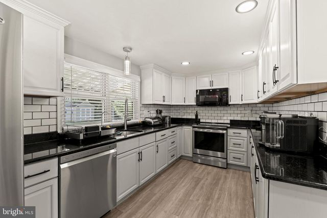 1329 W COUNTY LINE RD, Hatboro, PA 19040