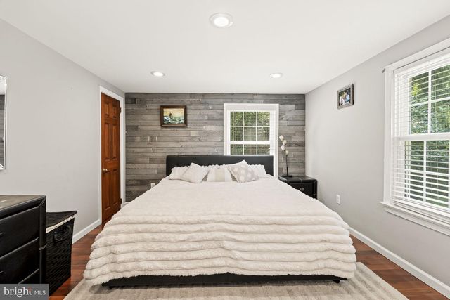 1329 W COUNTY LINE RD, Hatboro, PA 19040