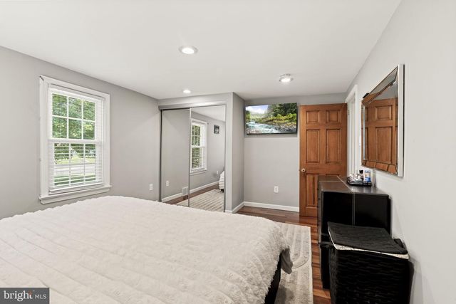 1329 W COUNTY LINE RD, Hatboro, PA 19040
