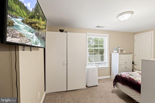 1329 W COUNTY LINE RD, Hatboro, PA 19040