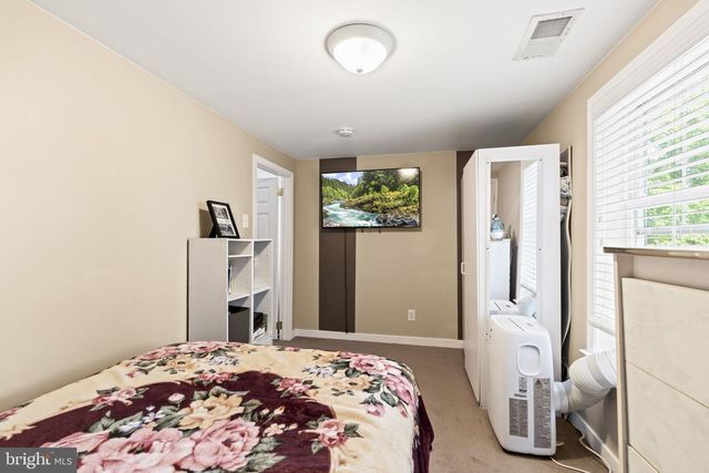 1329 W COUNTY LINE RD, Hatboro, PA 19040