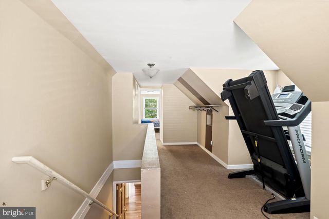 1329 W COUNTY LINE RD, Hatboro, PA 19040
