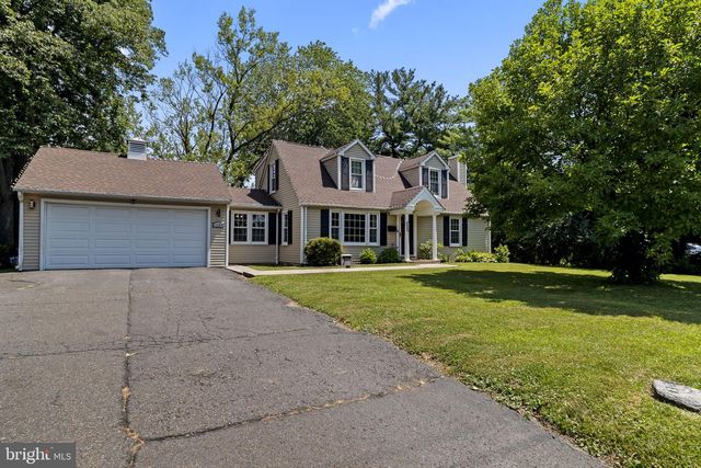 1329 W COUNTY LINE RD, Hatboro, PA 19040