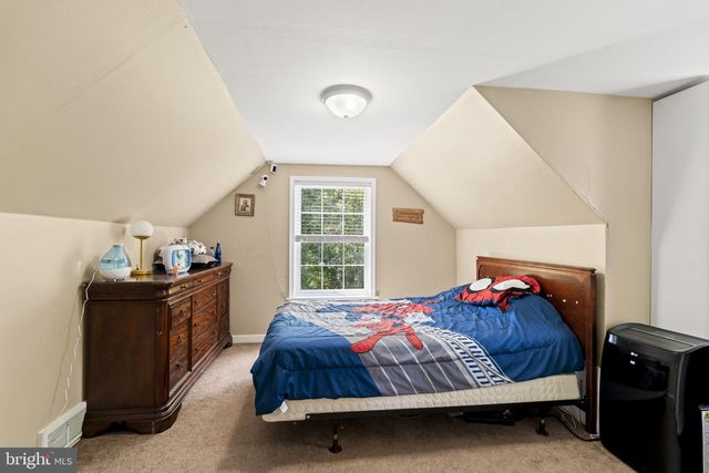 1329 W COUNTY LINE RD, Hatboro, PA 19040
