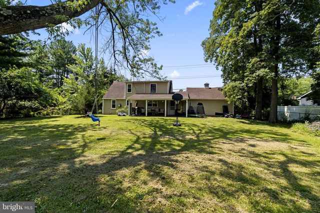 1329 W COUNTY LINE RD, Hatboro, PA 19040