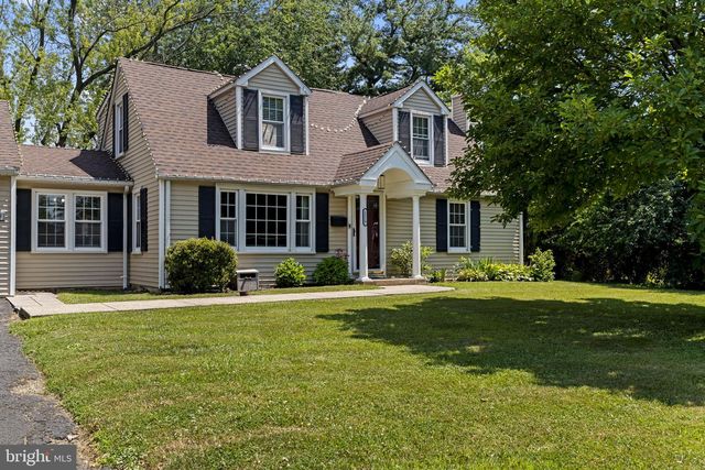 1329 W COUNTY LINE RD, Hatboro, PA 19040