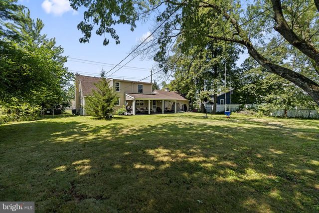 1329 W COUNTY LINE RD, Hatboro, PA 19040