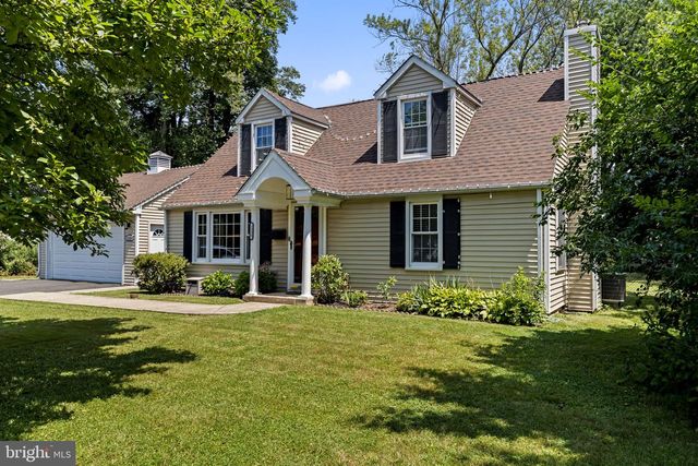 1329 W COUNTY LINE RD, Hatboro, PA 19040