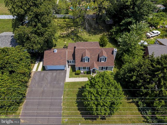 1329 W COUNTY LINE RD, Hatboro, PA 19040
