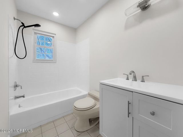 7 Meadow Court, Hazlet, NJ 07730