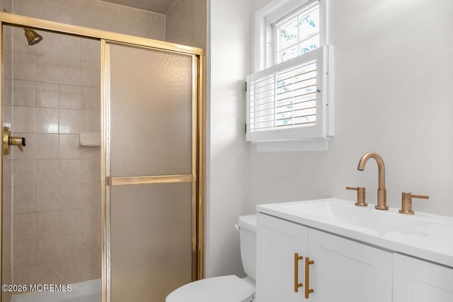 7 Meadow Court, Hazlet, NJ 07730