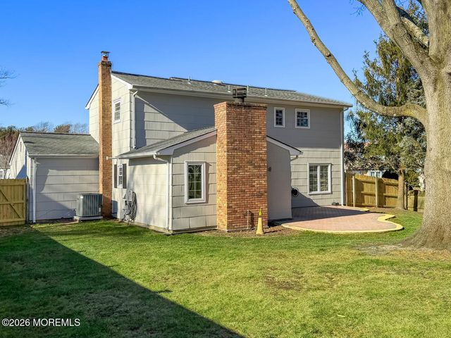 7 Meadow Court, Hazlet, NJ 07730