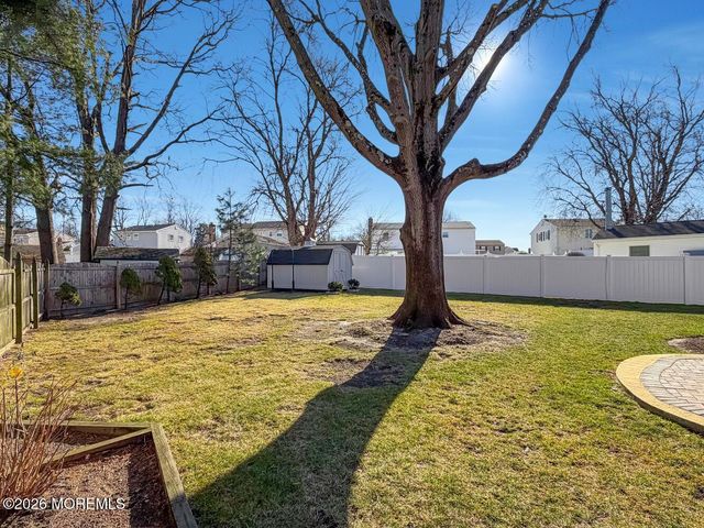 7 Meadow Court, Hazlet, NJ 07730