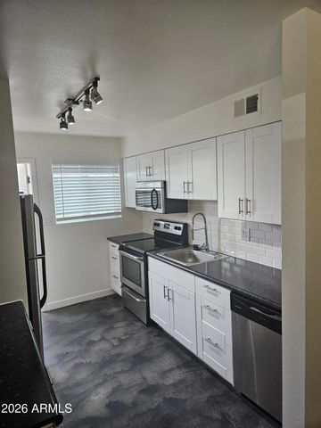 2108 E FAIRMOUNT Avenue 19A, Phoenix, AZ 85016