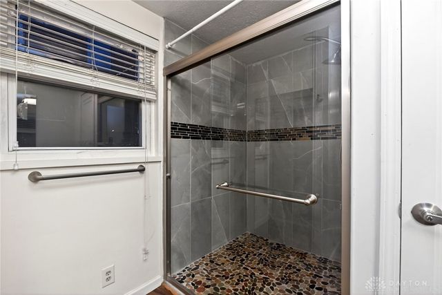 556 Shadowlawn Avenue, Dayton, OH 45419